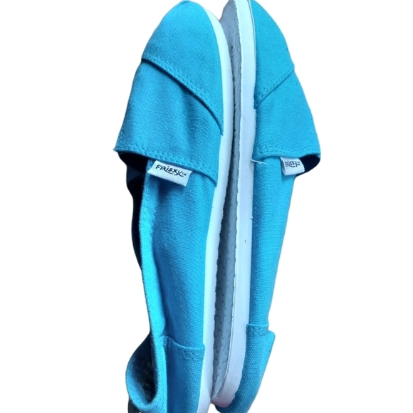 Women’s Bleu canvas Flat slip on Size 8 in Excellent Used Condition - Picture 3 of 8